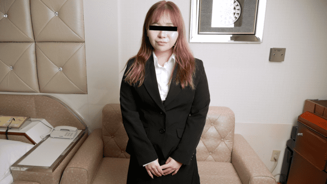 032024_01 – Nữ sinh đại học vất vả tìm việc